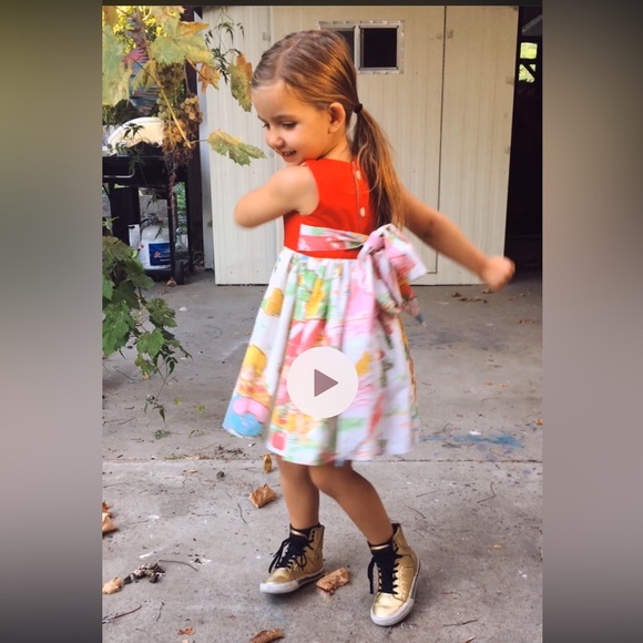 Little girl dress, size 4, see details! - Picture 2 of 4